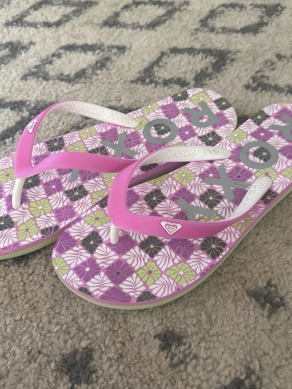 Roxy Girlโs Flip Flops